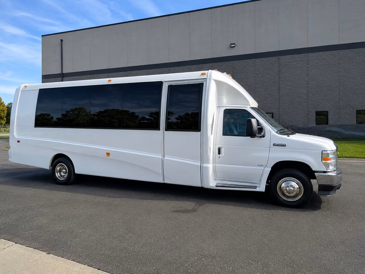 bus rentals for west bloomfield concerts music festival